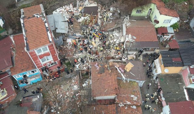 Fatih'teki patlamada enkaz altındaki son kişiye ulaşıldı