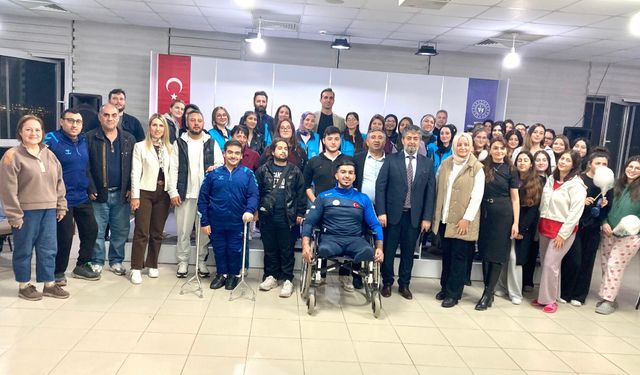 Özel çocuklardan sonra milli para yüzücülere iftar