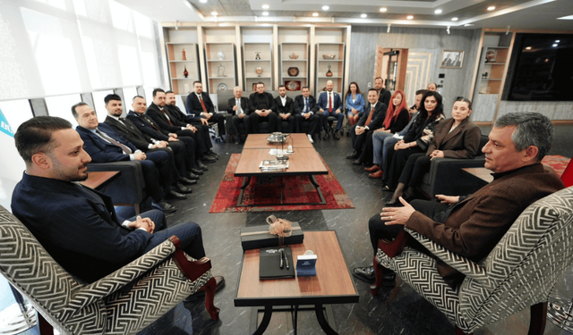 MAGİAD Yönetimi Uşak Mitingi öncesinde Manisa’da olan CHP Genel Başkanı Özgür Özel’i Ziyaret Etti