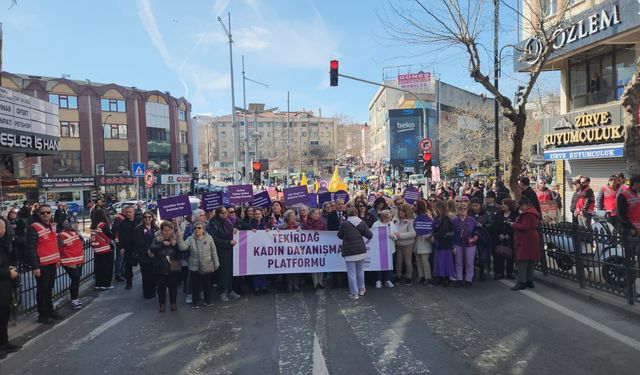 Tekirdağ'da kadınlar 8 Mart’ta uyardı: Rol biçmeyin, öldürmeyin