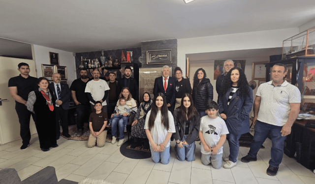 CHP Hollanda Birliği, 23 Nisan’ı Rotterdam’daki Atatürk Müzesi’nde çocuklarla birlikte kutladı