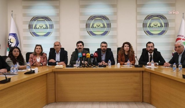 Diyarbakır Kent Koruma ve Dayanışma Platformu: Kobani yardım konvoyu engelleniyor