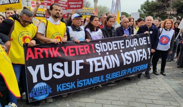 Okullardaki şiddete karşı İstanbul İl Milli Eğitim Müdürlüğü önünde eylem: Yusuf Tekin'e istifa çağrısı