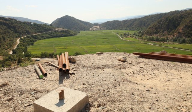 Sadece altı ilde 81 bin futbol sahası alan şirketlere devredildi