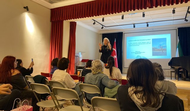 Yazarlık, kayıt tutmaktır: Meryem Şahin 9. Uluslararası Kadın Yönetmenler Film Festivali'nde senaryo atölyesi gerçekleşt