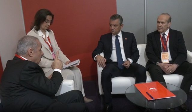 Özgür Özel, Barselona’da önceki Filistin Başbakanı Iştiyye ile görüştü