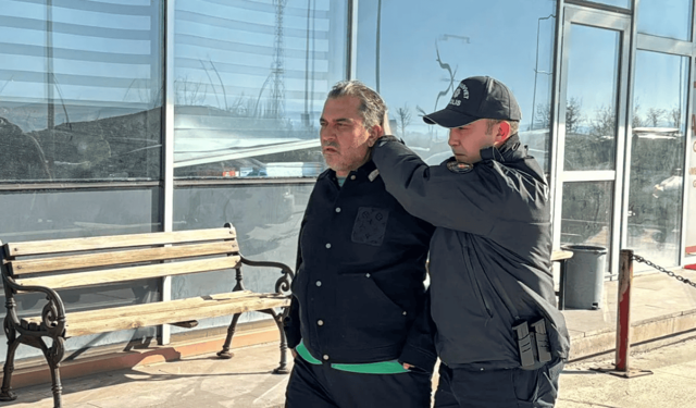 Adliyeye böyle götürülmüştü... Eşme Belediye Başkanı Yılmaz Tozan tutuklandı