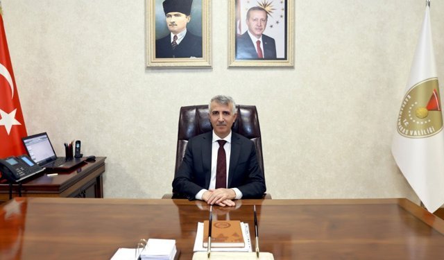 Kahramanmaraş'ta ortaokulda silahlı saldırı: Vali Ünlüer 4 kişinin hayatını kaybettiğini açıkladı