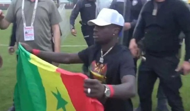 Amedspor başkanı Eren: Diagne'nin balkonuna astığı bayrak nedeniyle evine polis gitti