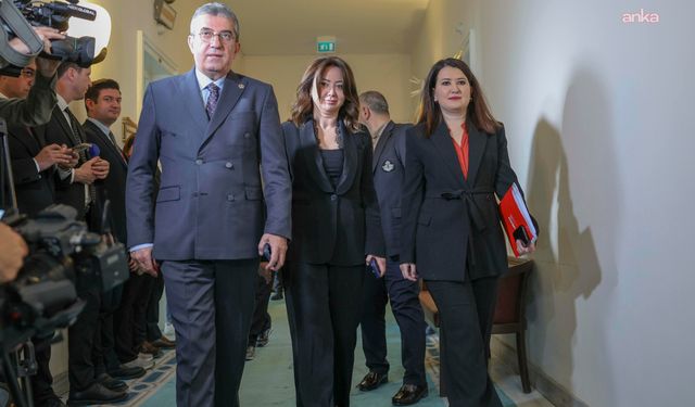 CHP heyeti TBMM'de ara seçim gündemiyle siyasi partileri ziyaret etti