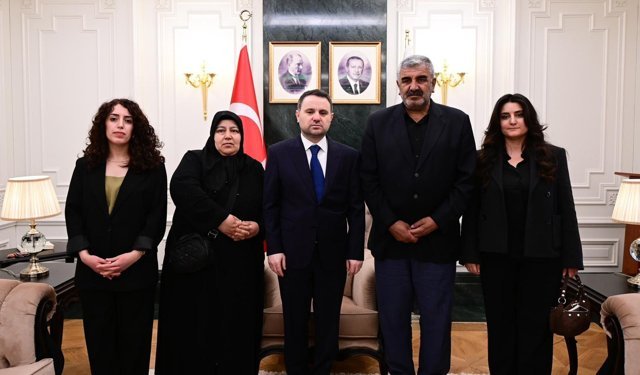 Adalet Bakanı Gürlek Rojin Kabaiş'in ailesiyle görüştü