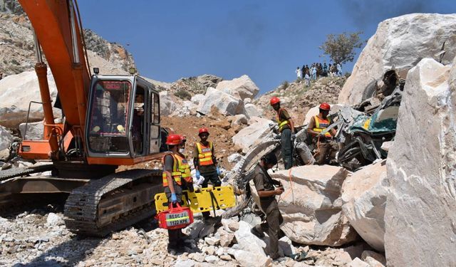 Pakistan'da mermer madeninde göçük: 16 işçi hayatını kaybetti