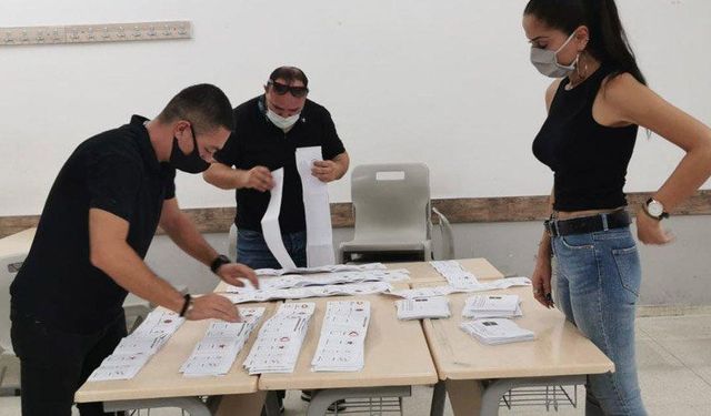 Kuzey Kıbrıs’ta Cumhurbaşkanlığı seçimi 2. tura kaldı