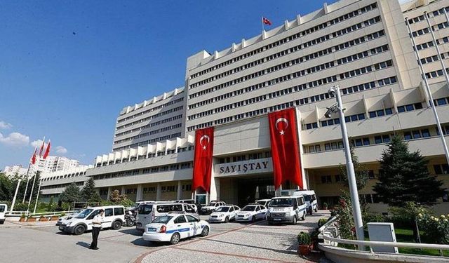 Bakanlıktaki makam odalarına 'süper lig' ve 'film' paketleri alınmış
