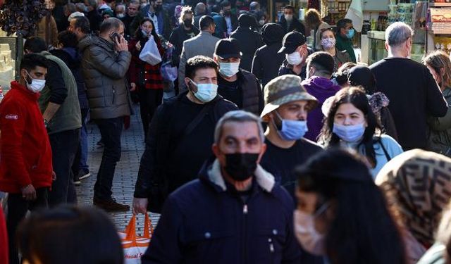 Türkiye’de ilk vaka 11 Mart 2020’de görülmüştü: Maske ve mesafeyle geçen bir yıl