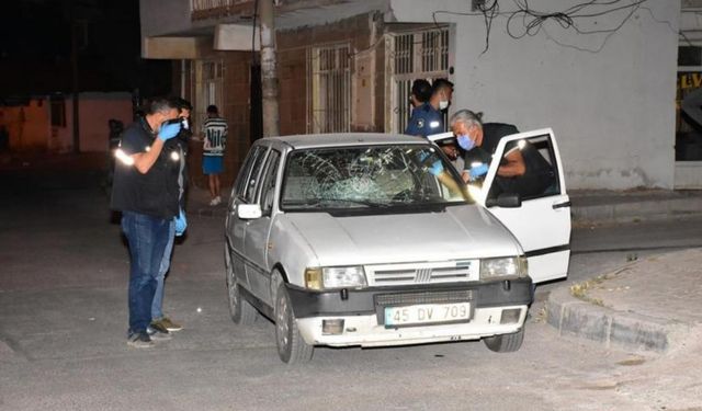 İzmir'de bir bekçi, yol verme kavgasında bir kişiyi öldürdü