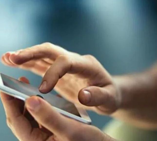 Fransa Senatosu’ndan 15 yaş altına sosyal medya kısıtlaması