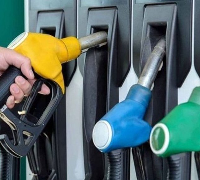 Benzin ve motorine zam geldi