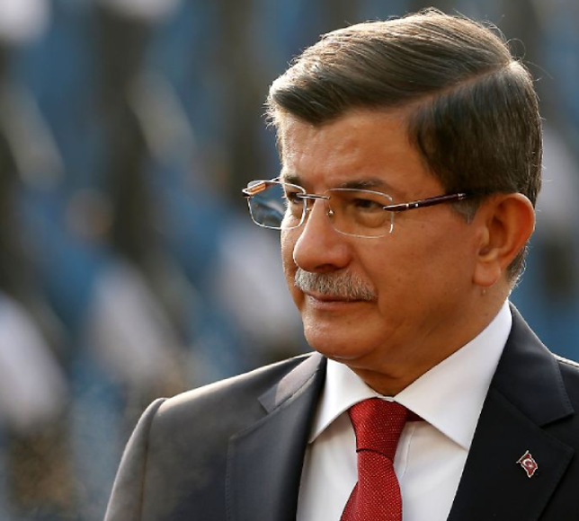 Ahmet Davutoğlu: Maddi sıkıntılar yaşıyorum, eşimle çalışarak kendi yağımızda kavruluyoruz
