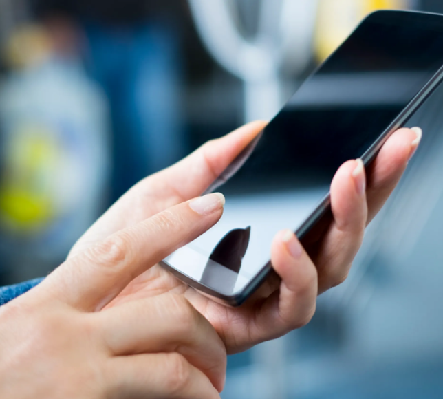 Yargıtay, WhatsApp yazışmaları nedeniyle işten çıkarılmayı haksız buldu