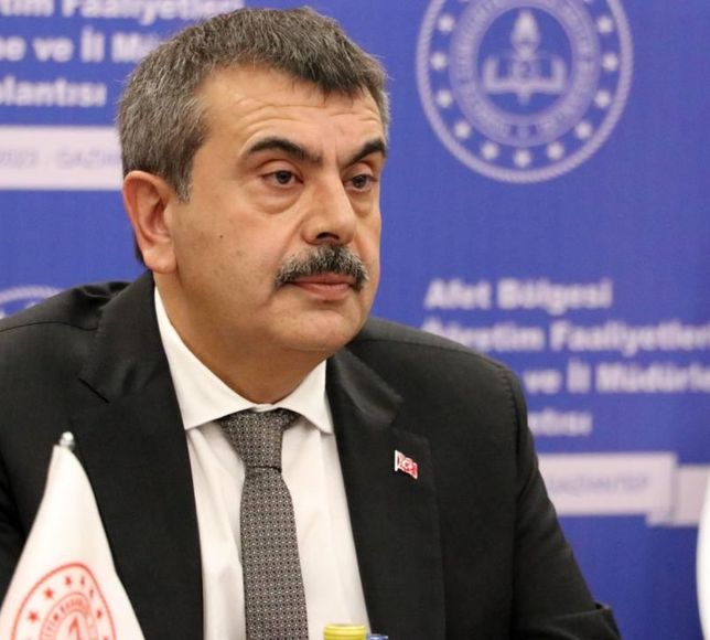 Bakan Tekin'den "Laiklik bildirisi"ne yanıt: Bunların dertleri laiklik değil, İslam