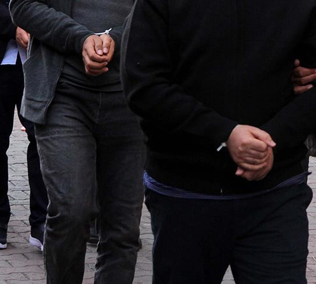 İstanbul'da IŞİD'e yönelik operasyonda 8 kişi yakalandı