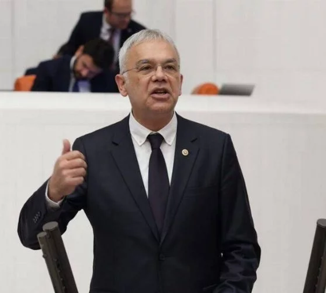 Kayıhan Pala: Türkiye dışında, savaş ve çatışmanın olmadığı ülkelerde hekimlerin ilk talebi can güvenliği değildir