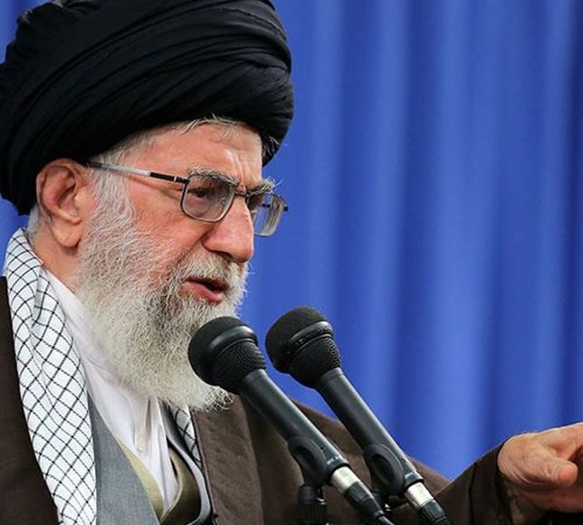 İran dini lideri Hamaney'den ABD'ye: Bir uçak gemisinden daha tehlikelisi, onu denizin dibine gönderebilecek silahtır