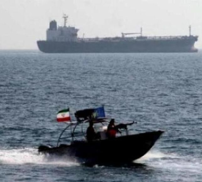 İran'dan Basra Körfezi'ne mayın döşeme uyarısı