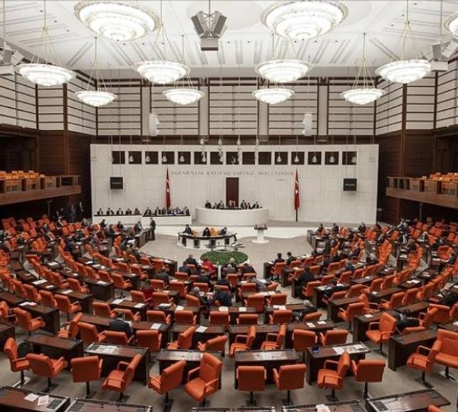 Trafik kanunu teklifi TBMM'de kabul edildi: İhlallere rekor cezalar geliyor