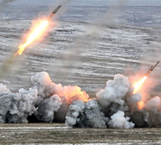 İran, misillemeler kapsamında İsrail’e 650 füze fırlattı