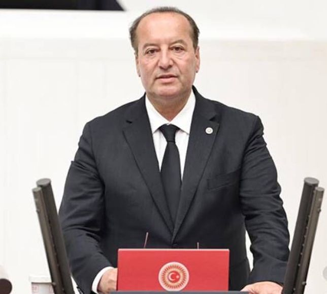 CHP'li Akay: Bütçeden günde yaklaşık 10,6 milyar lira, saatte 440 milyon lira, dakikada 7,3 milyon lira faiz ödendi