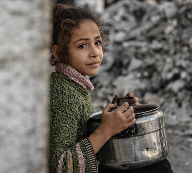 Gazze İnsani Yardım Vakfı, yardım dağıtımını geçici olarak durdurdu