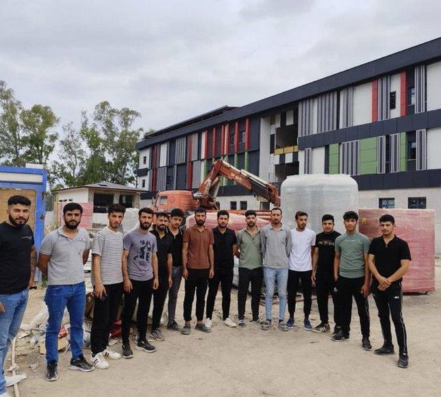 Hatay İskenderun’da, KYK Yurt Şantiyesinde işçiler eylemde