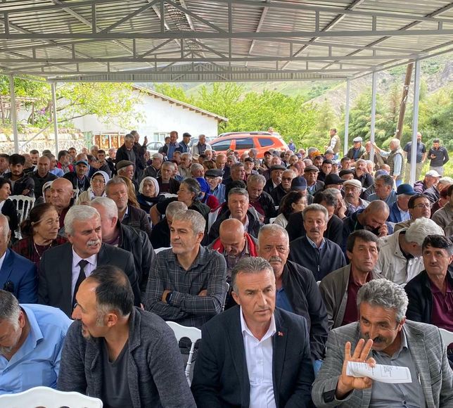 Malatya'da ÇED toplantısında Siyanür tepkisi: Altın olmadan yaşarız. Ekmek, su olmadan yaşayamayız