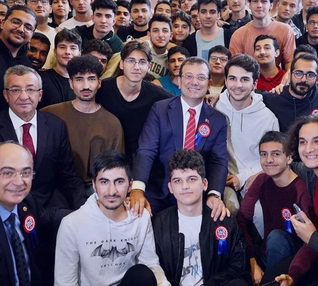 Ekrem İmamoğlu'ndan sınava girecek öğrencilere mesaj: Çok başarılı olacaksınız