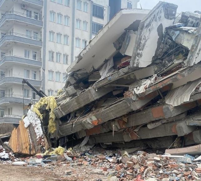 Depremde yıkılan Furkan Apartmanı'ndaki firari müteahhitler, tutuklanmayacak: 10 milyon TL ödeyecek