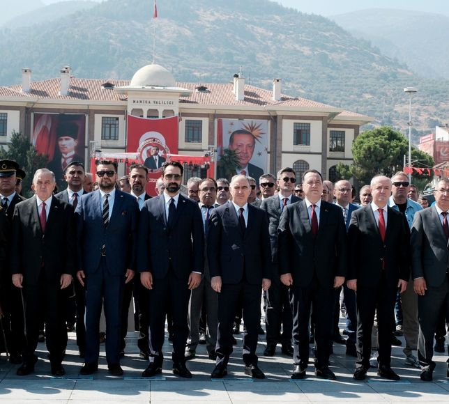 Manisa'da Zafer Bayramı kutlamaları törenlerle gerçekleşti