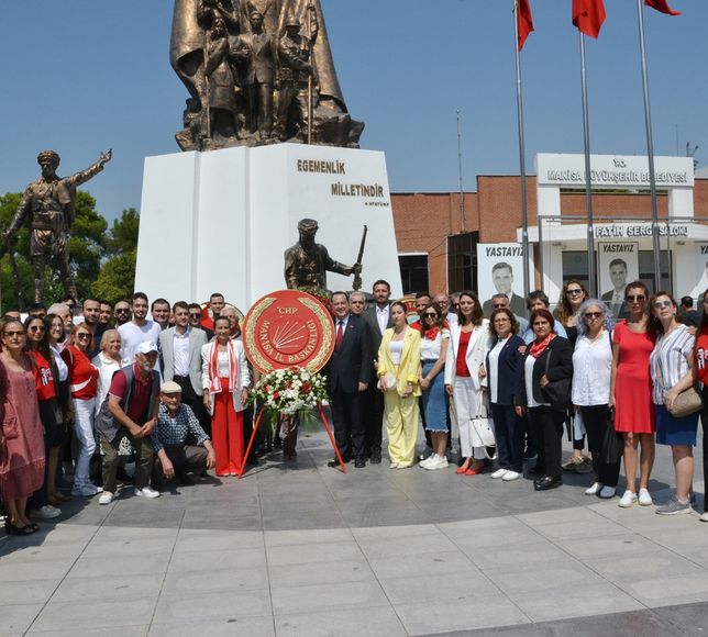 Manisa'da CHP'den 30 Ağustos ve 'Free İmamoğlu' mesajı