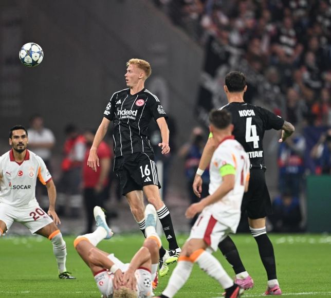 UEFA Şampiyonlar Ligi: Galatasaray Frankfurt'a 5-1 mağlup oldu