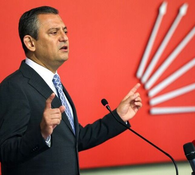 Özel’den gazeteci Arı’nın gözaltısına alınmasına tepki: Gazetecilik suç değildir