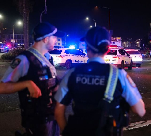Avustralya polisi: Sydney'deki silahlı saldırıda saldırganların baba-oğul olduğu tespit edildi