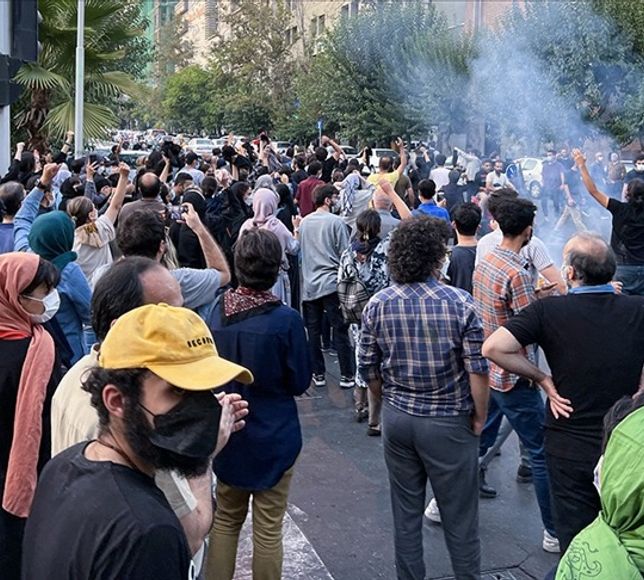 HRANA: İran'daki gösterilerde hayatını kaybedenlerin sayısı 6 bin 872'ye ulaştı