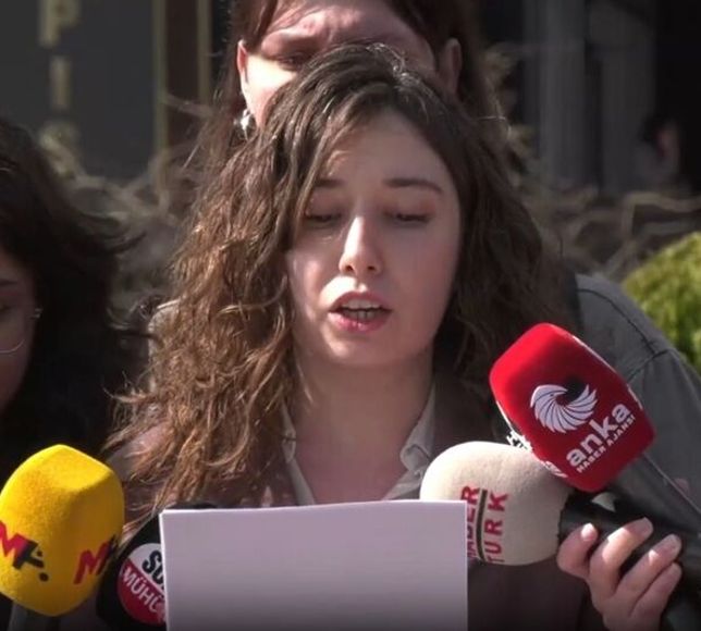 Kadın avukatlardan Ankara Adliyesi önünde "İstanbul Sözleşmesi'ne taraf olma" çağrısı