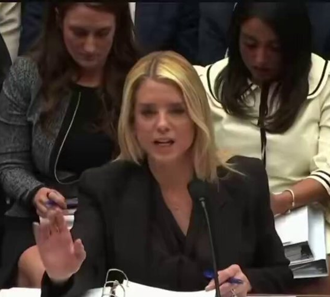 ABD Adalet Bakanı Bondi, Epstein dosyaları oturumunda Kongre üyeleri ile tartıştı