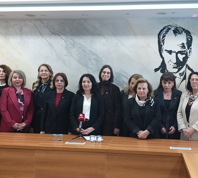 CHP’li kadınlardan Dilek Kaya İmamoğlu’na destek: Ailelere dokunmayı bırakın