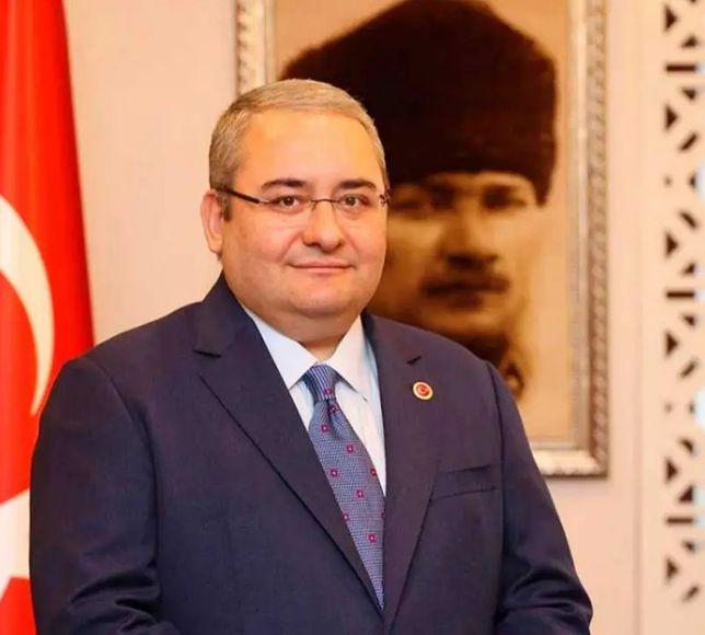 CHP: Özarslan'ın AKP ile yolsuzluk dosyaları karşılığında anlaştığını iddia etti