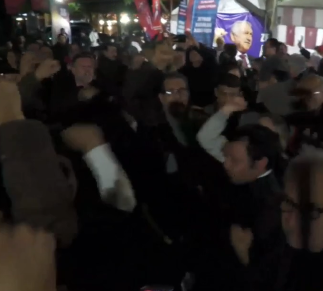 Zeydan Karalar'ın tahliyesi Adana'da coşkuyla karşılandı