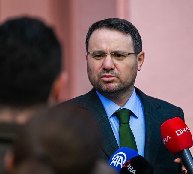 Akın Gürlek: Özgür Özel asrın yolsuzluk davasını perdelemek istiyor