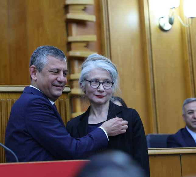 Emine Ülker Tarhan 12 yıl sonra CHP'ye geri döndü